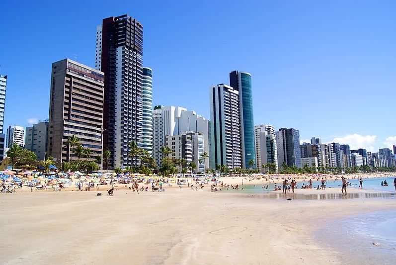 Recife, entre playas y contorno urbano 