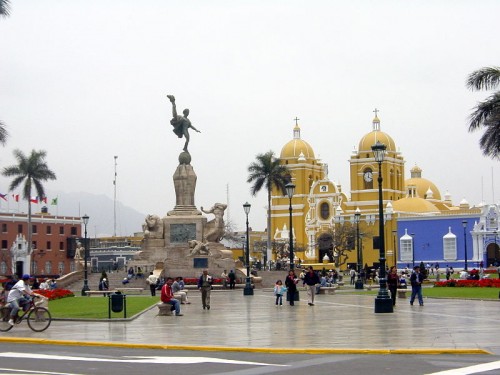 El centro histórico de Trujillo: los colores del Perú colonial