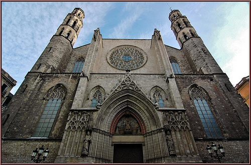 La Iglesia Santa María del Mar, la más hermosa de Barcelona, y ahora también la más famosa...