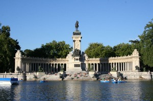 Paseo por el parque de El Retiro, Madrid