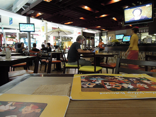 Evita las tiendas de los aeropuertos