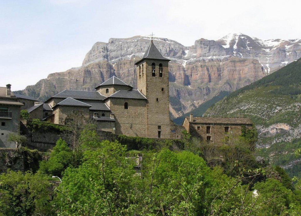 Torla. Pórtico del Pirineo Aragonés.
