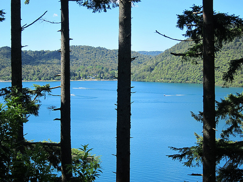 Las aguas del Blue Lake