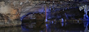 La cascada Ruby, un salto de agua en el interior de una caverna