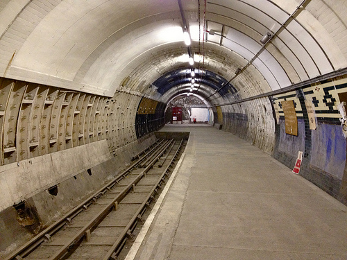aldwych metro