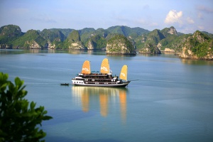 Bahía de Halong, una de las maravillas naturales del mundo