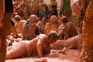 La fiesta de la Tomatina en Buñol: Un punto rojo en el mapa