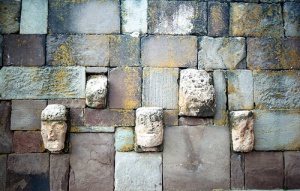 Complejo arqueológico de Tiahunaco, centro de la civilización más antigua de América