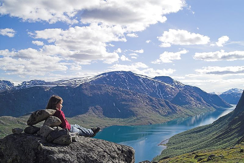 practicar senderismo en Noruega