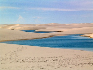 ¿Un desierto que se inunda?: el Parque Lencois Maranhenses en Brasil