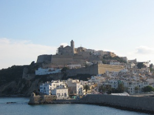 La ciudad de Ibiza, la gran desconocida con espíritu de libertad