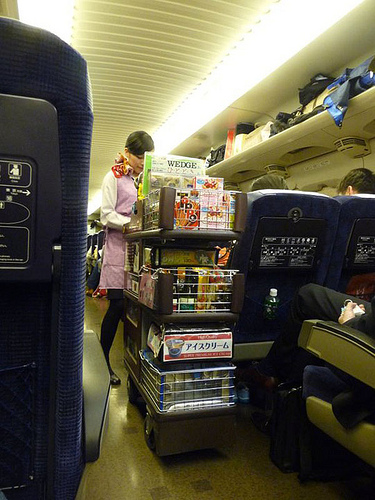 La mayoría de los consumos en el avión son de pago.