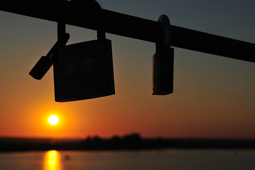 Un candado te ayudará mucho durante tu viaje.