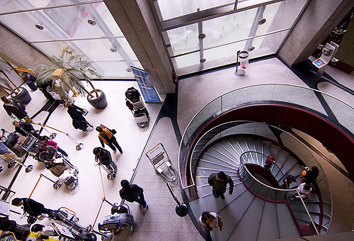 Los vuelos vespertinos llevan la peor parte si hay cancelación.