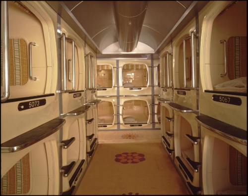 Los cubículos en el Capsule Inn Hotel.