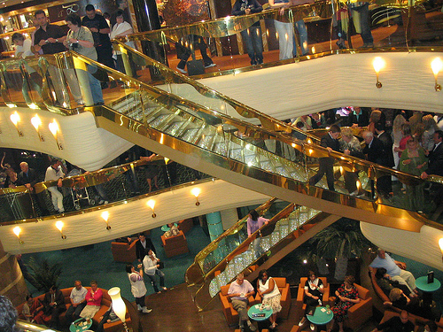 escaleras-swarovski-msc-fantasia