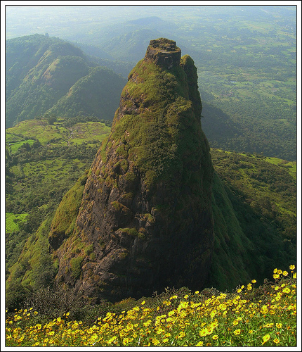 El Fuerte de Kalavantin Durg.