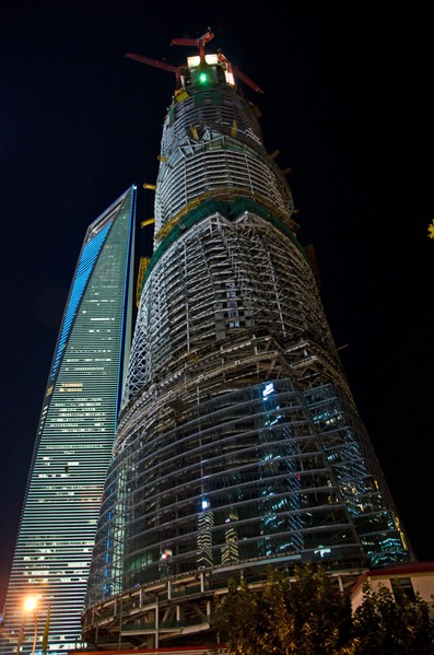 La Torre de Shanghái mide 632 metros.