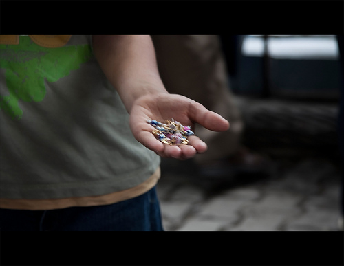 Siempre debes estar alerta con los negocios en la calle.