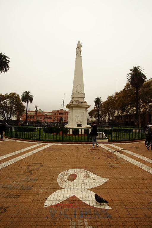 El símbolo de las Madres de la Plaza de Mayo, en Argentina.