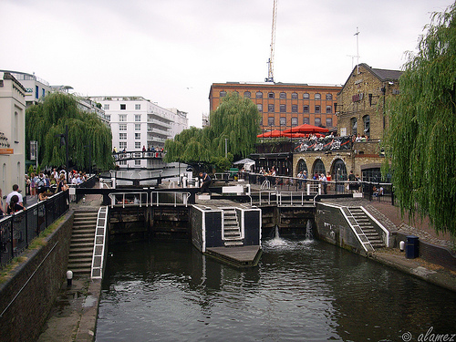 mercadillo-camden-londres-paseo-en-barca