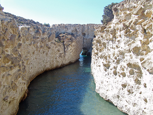 cuevas-papafrangas-milos-grecia