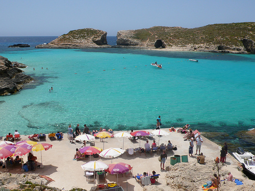 la-laguna-azul-comino-malta