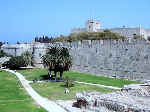 muralla-y-castillo-de-rodas