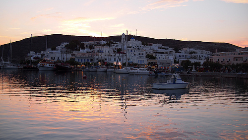 puerto-adamas-milos-grecia