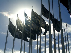 ¿Qué puede hacer por ti un consulado o una embajada?