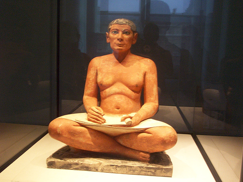 escriba-sentado-museo-del-louvre-paris