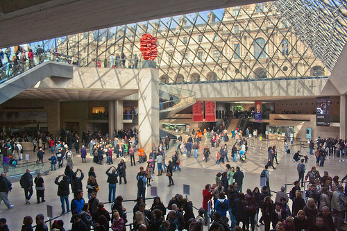 piramide-del-louvre-paris