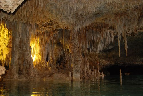 Las famosas cavernas, en Río Secreto