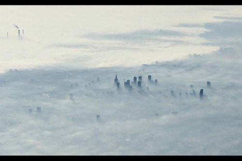 La ciudad envuelta en niebla