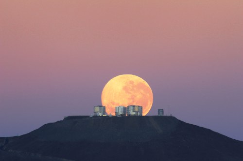 La luna ocultándose