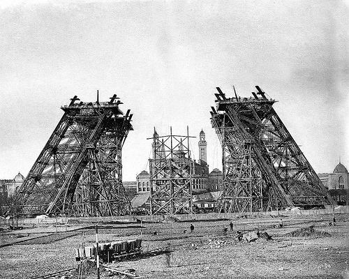 torre-eiffel-en construcción