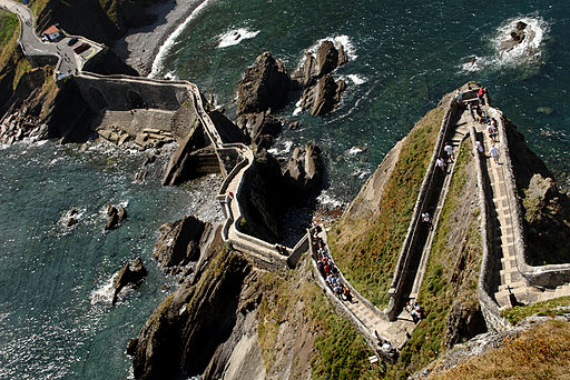 Camino en San Juan de Gaztelugatxe