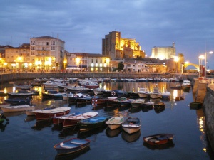La ciudad de Castro Urdiales, playas y naturaleza en el Cantábrico