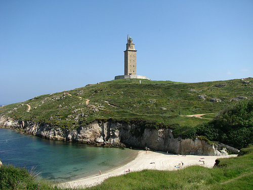 la-torre-de-hércules-y-playa