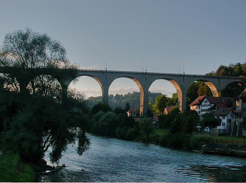 friburgo en suiza puente