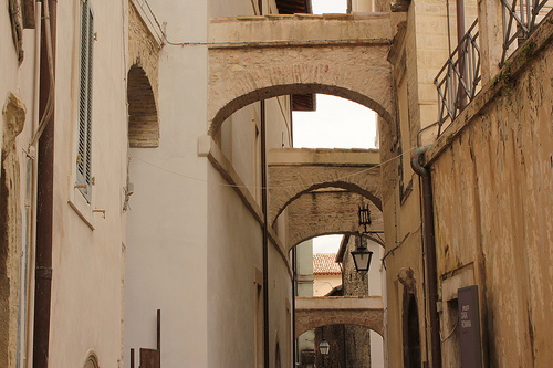 arco de drusso spoleto en italia