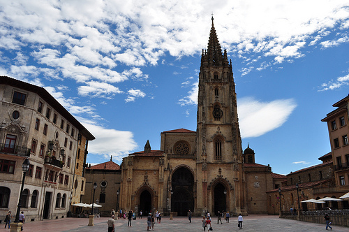 catedral de la ciudad de oviedo
