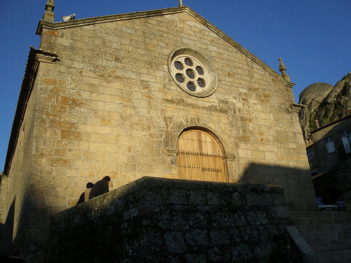 iglesia la aldea de monsanto