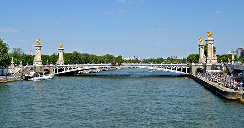 Un paseo por los puentes más románticos de París