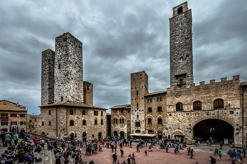 plaza del duomo san gimignano