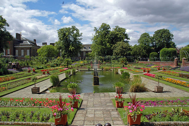 640px-Sunken_garden_kensington