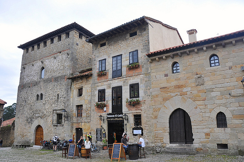 torre merino santillana del mar