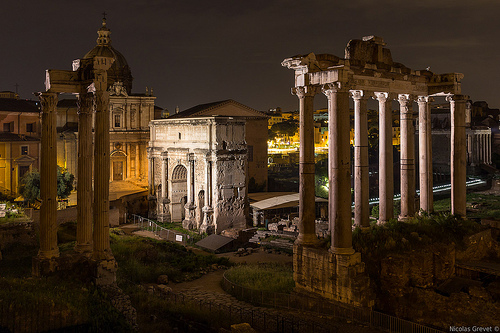 foro romano por la noche