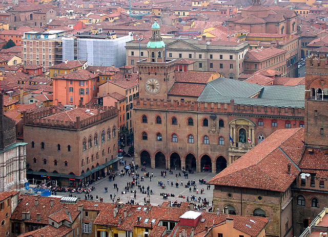 La plaza Mayor de Bolonia, una de las más bonitas de Europa