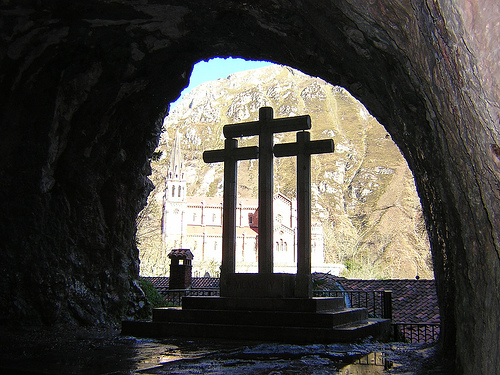 interior cueva de covadonga